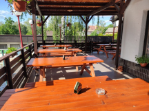 Autocamp Milovice terasa Restaurace CLUB