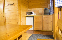 Autocamping Luhačovice 5L chatka s vlastní sprchou, WC, venkovní kuchyňkou