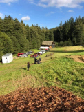 Bikepark Velhartice Prostoru pro stanování je v areálu dost. Součástí jsou i toalety s užitkovou vodou.