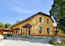 Penzion a kemp Pulčínské skály Penzion 2/3/4L pokoje 2L Apartmány