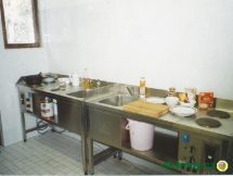 Camping & Restaurant BEZDREV nerezový kuchyňský kout