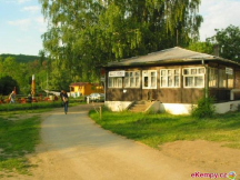 Autocamp Zadní Třebaň - Ostrov kemp