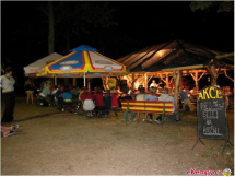 Camping & Restaurant BEZDREV Akce kiosek - grilování prasete
