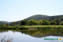 Tábořiště Pikovice pohled na Medník