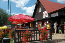 Autokemp a Chatová osada Lužany restaurace