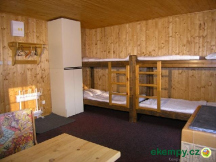 Autocamp a apartmány Zákoutí 4L chatky