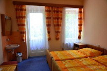 Autocamp Sedmihorky penzion 2-4L pokoje