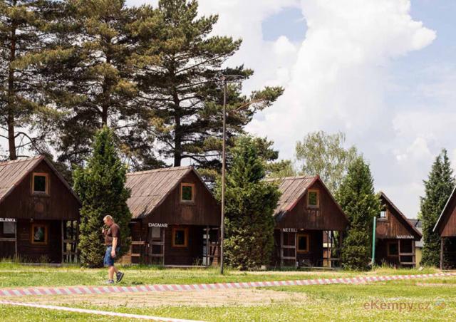 CEJCH - rekreační areál s restaurací 4L Chatky