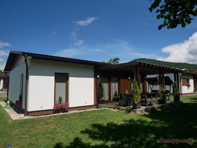 Camping Rožnov  2-4L Apartmán DELUXE, kuchyn, WC,sprcha