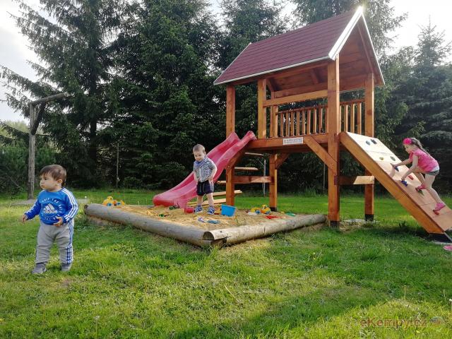 Camp Pod lesem 