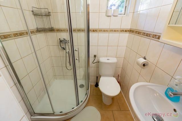 Chatová osada U Lesa mobilheim má vl. soc.zařízení