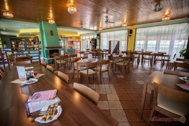 Autocamping Pod Černým lesem restaurace
