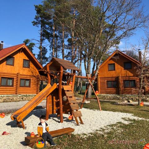 Srubový Kemp Zvíkov Village 