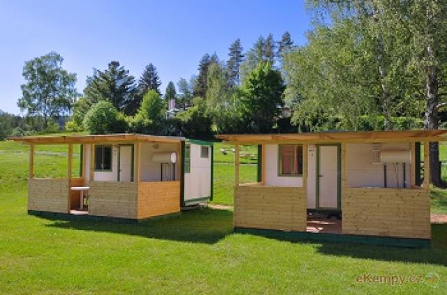 Rekreační areál a kemp Pecka 4 bungalov