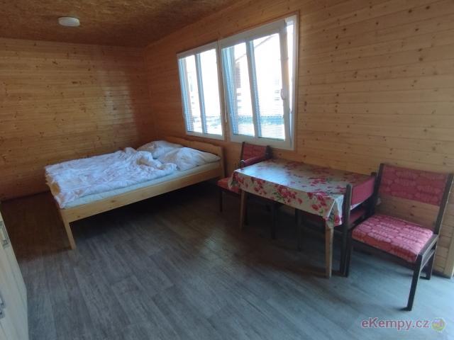 Stanový kemp Suchý Vybavení 4L chatek