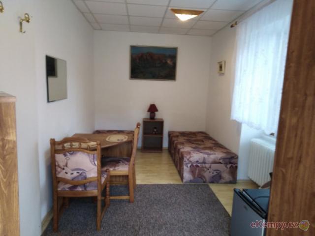 Autocamp Transit 2L pokoj