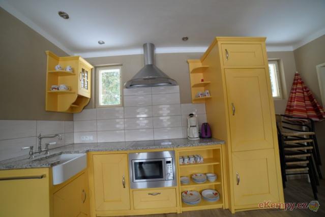 Camping na Staré Papírně kuchyně 6L apartmán