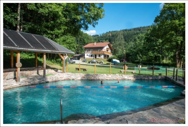 Autocamp a apartmány Zákoutí bazén