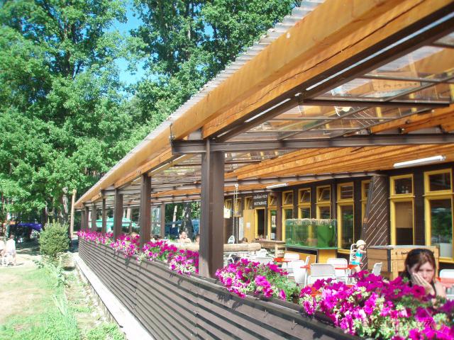 Camping & Restaurant BEZDREV Restaurace - Letní terasa