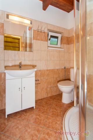 Kemp a hotel Relax Kyčera 8L sruby, kuchyň, koupelna, WC, topení