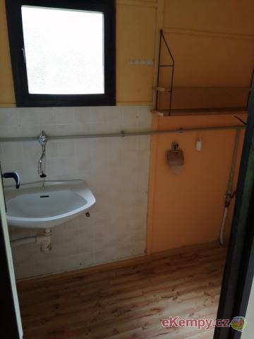 Autokemp Podroužek 5L Chaty Gisela, kuchynka, WC, koupelna