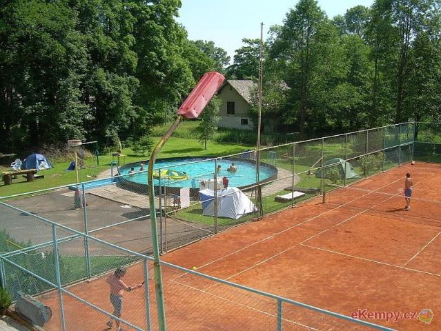 Penzion Heřmanice bazén a hřiště