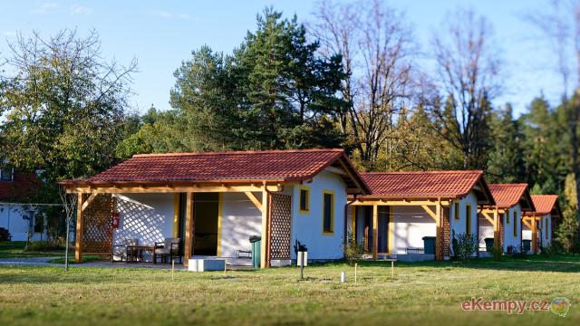 Penzion a bungalovy Kamínek 4L Bungalov(kuchyňka, sprcha, wc)