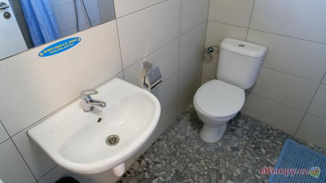 Penzion a bungalovy Kamínek 4L Bungalov(kuchyňka, sprcha, wc)