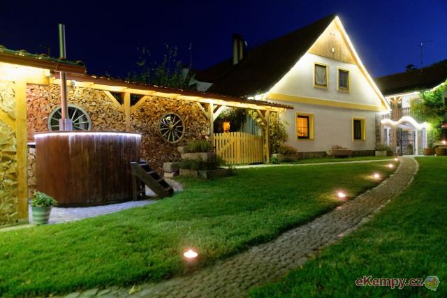 Penzion a bungalovy Kamínek 