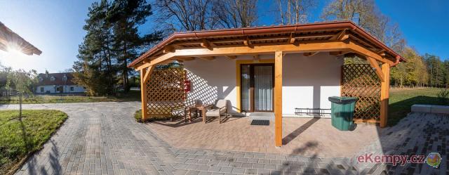 Penzion a bungalovy Kamínek 4L Bungalov(kuchyňka, sprcha, wc)