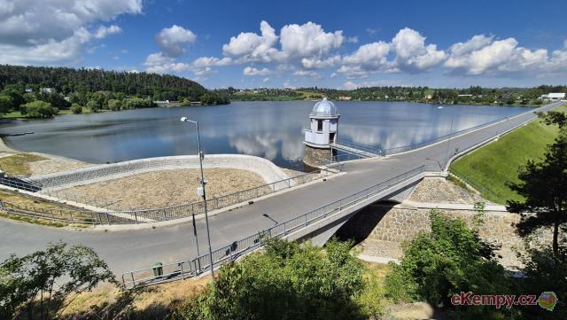 Autokemp Přehrada Mostkovice Plumlovská přehrada hráz 100m