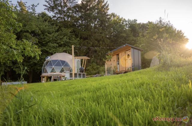 Moravia GLAMPRESORT a Stellplatz 