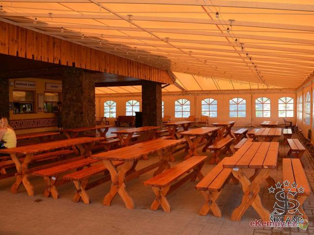 KEMP ŠIKLAND - největší zážitkový areál na Vysočině  Budova Central Kemp