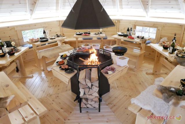 Camping Rožnov  grilování a opekání pod střechou