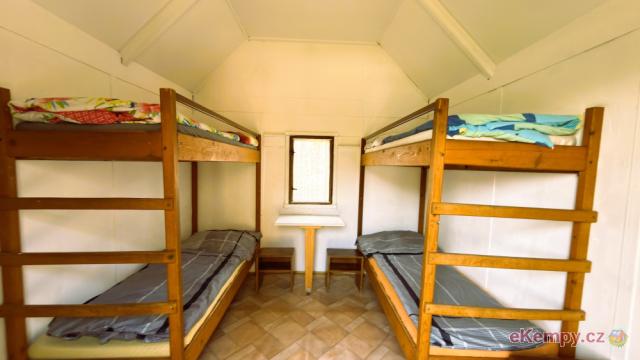 Penzion a Camp Havraníky 4L chatka bez kuchyňky