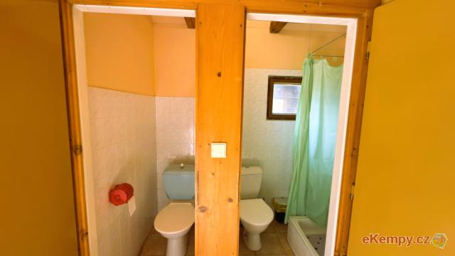 Penzion a Camp Havraníky srub 4 pokoje 4+4+6+1