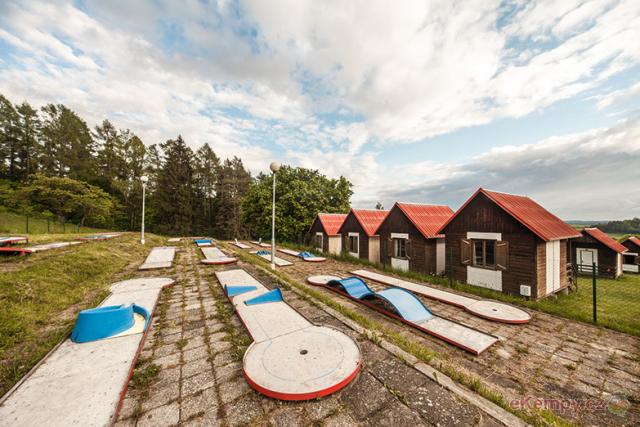 Camping v Ráji minigolf