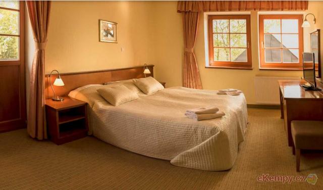 Camp Varry Hotel
